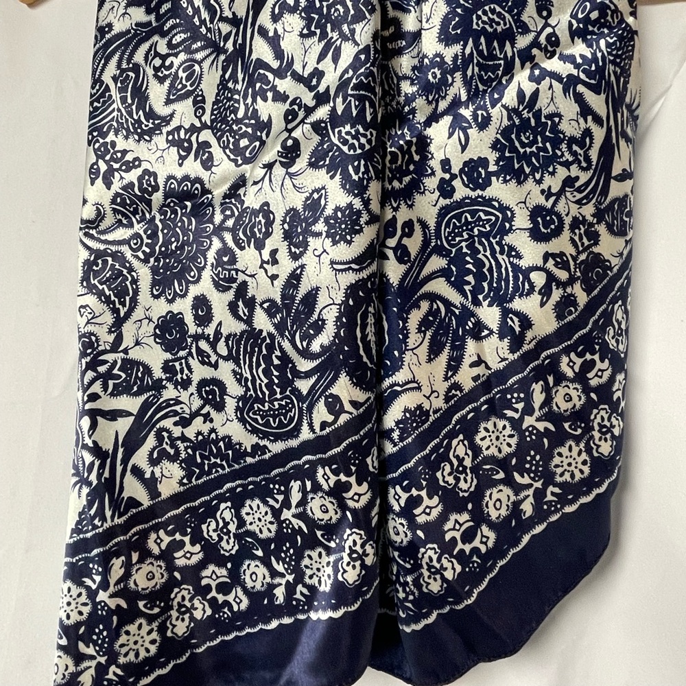 Scarf - Picture 2 of 3